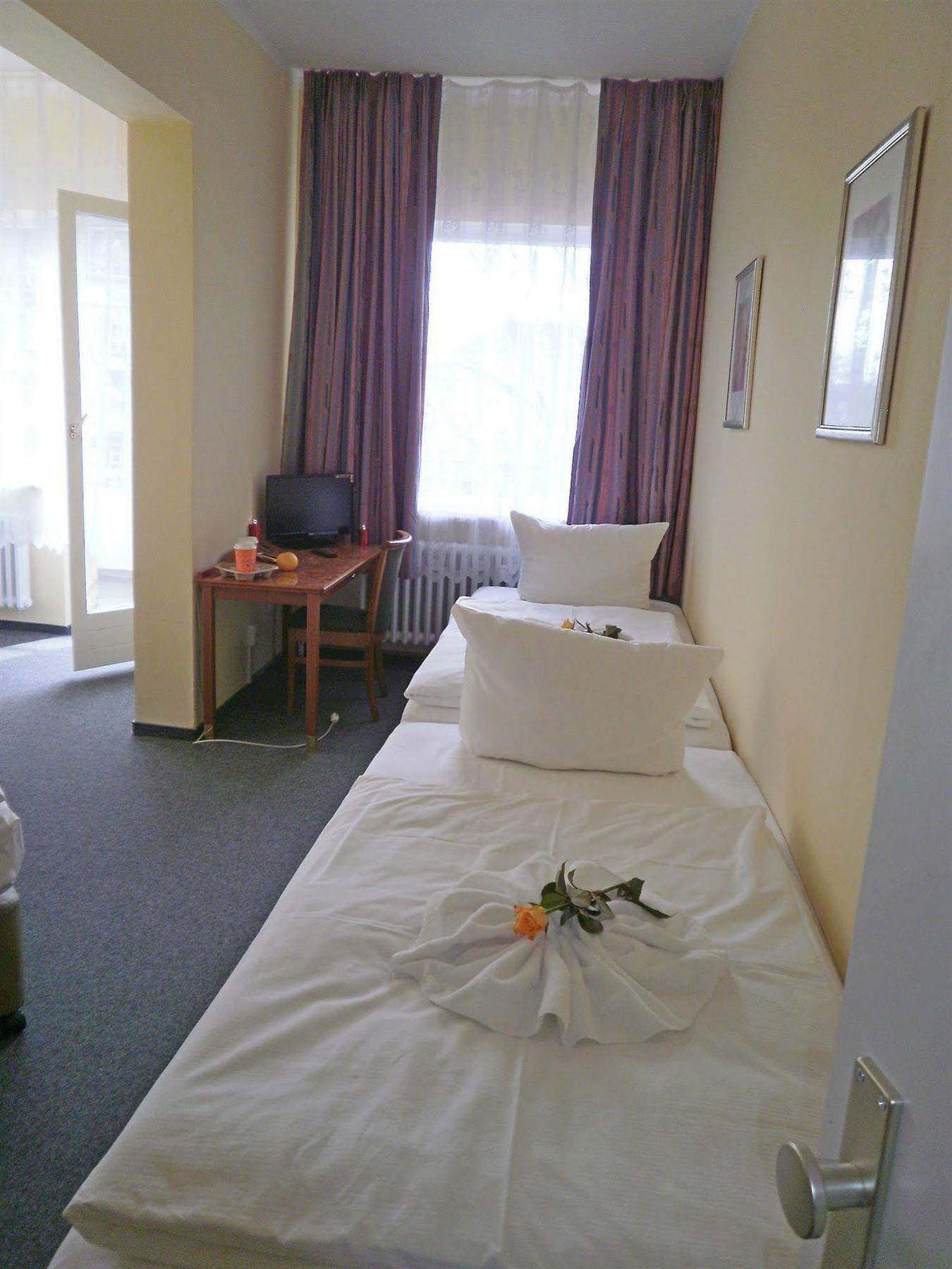 Hotel Amadeus Central Berlin Bagian luar foto