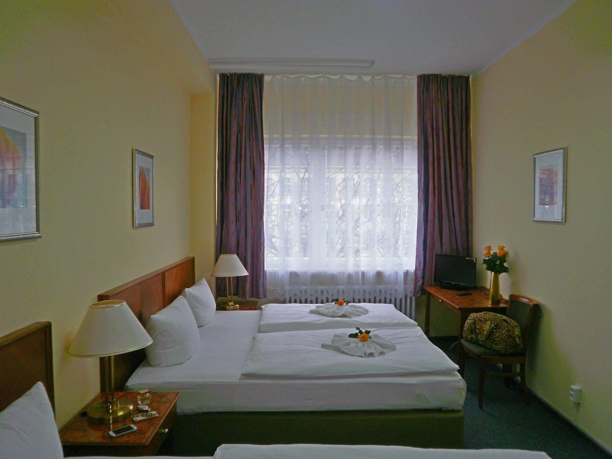 Hotel Amadeus Central Berlin Bagian luar foto
