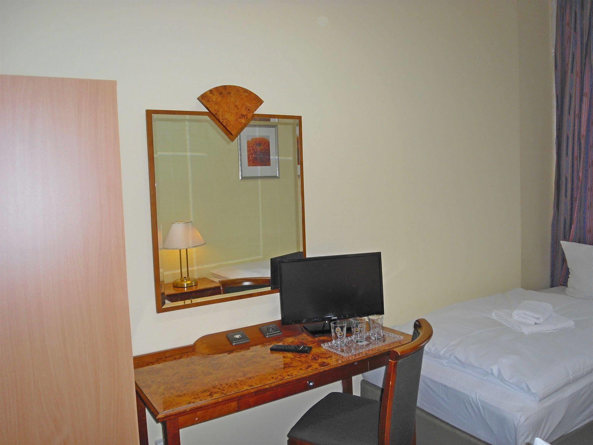 Hotel Amadeus Central Berlin Bagian luar foto