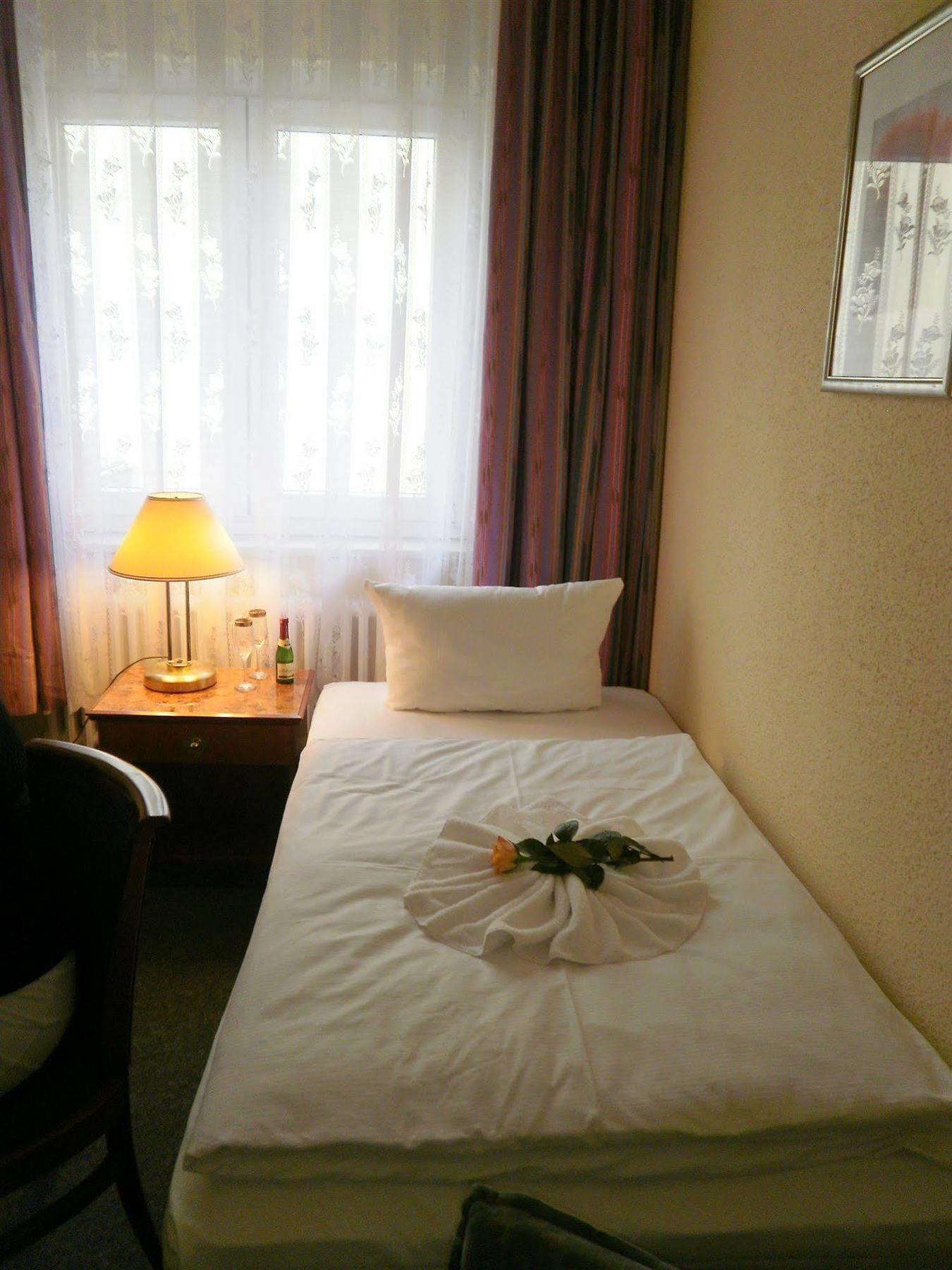 Hotel Amadeus Central Berlin Bagian luar foto